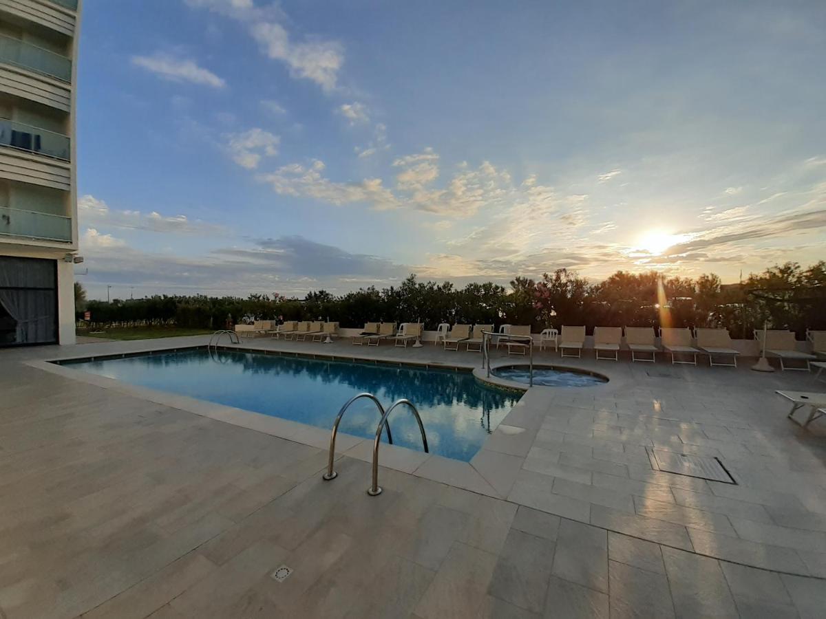 Adria Hotel 4*